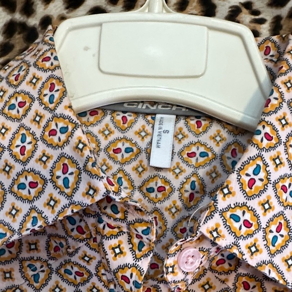 Cinch Women's Geometric Button Down Shirt - soft pink salmon with red and blue - Picture 4 of 6